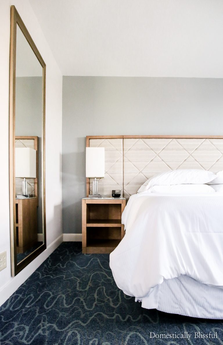 5 perks to staying at the Walt Disney World Dolphin Resort during your Disney World vacation.