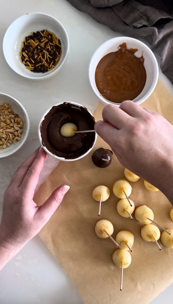 These Caramel Apple Bites are bite-sized mini caramel apples that are fun and easy to make and eat.