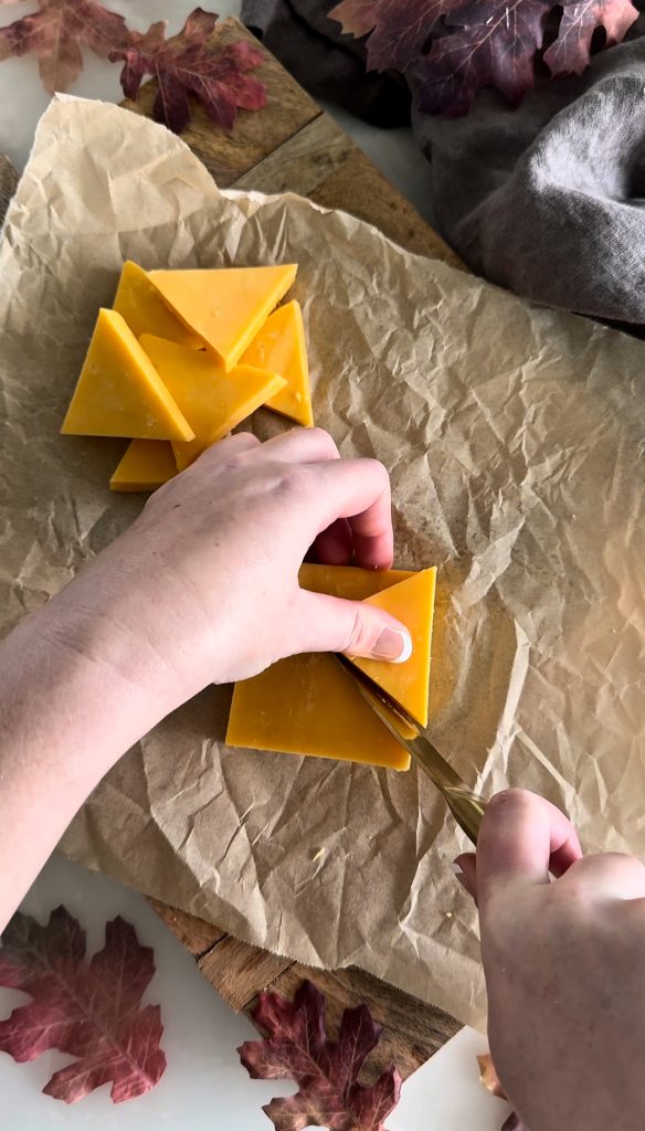 These Cracker Cheese Pies are super fun and easy to make, and they are the perfect appetizer for a Friendsgiving party or Thanksgiving dinner.