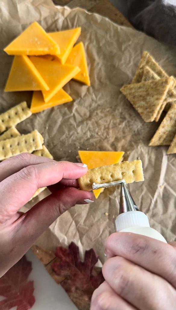 These Cracker Cheese Pies are super fun and easy to make, and they are the perfect appetizer for a Friendsgiving party or Thanksgiving dinner.