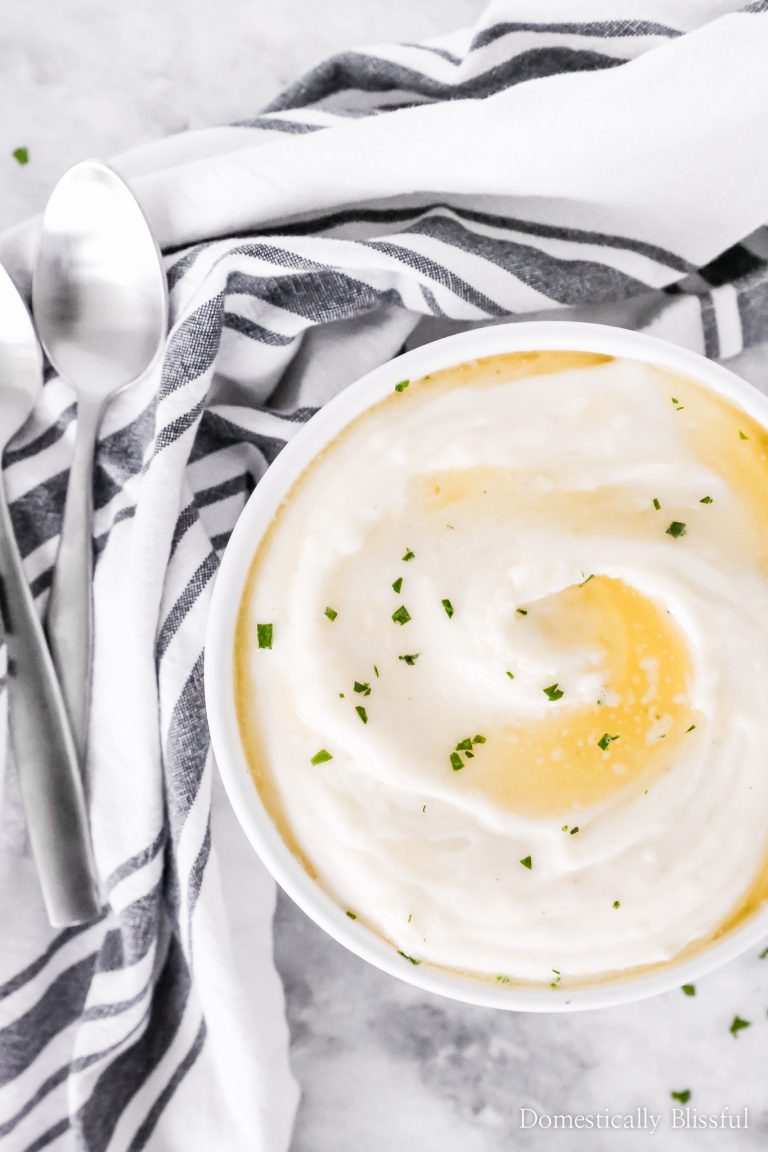This Creamy Buttery Mashed Potatoes recipe is a comforting side dish that is great for family dinnertime.