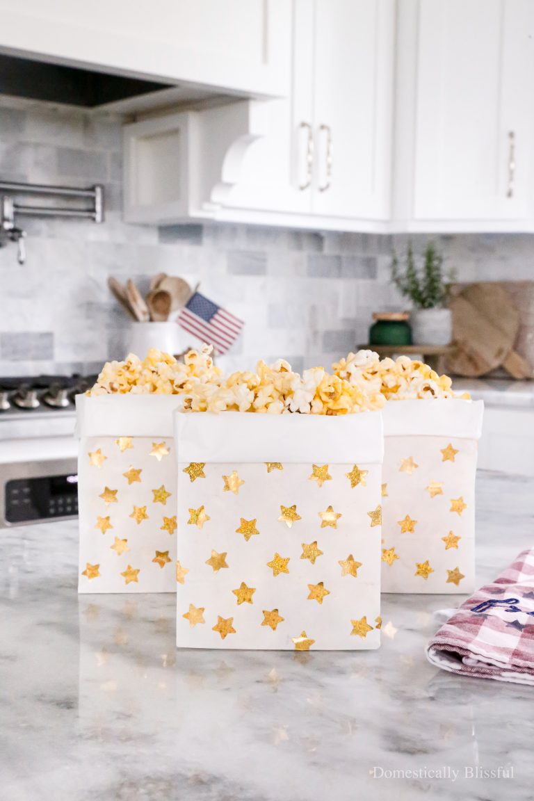 These DIY Gold Star Popcorn Bags are perfect for an outer space birthday party or a summer 4th of July party!