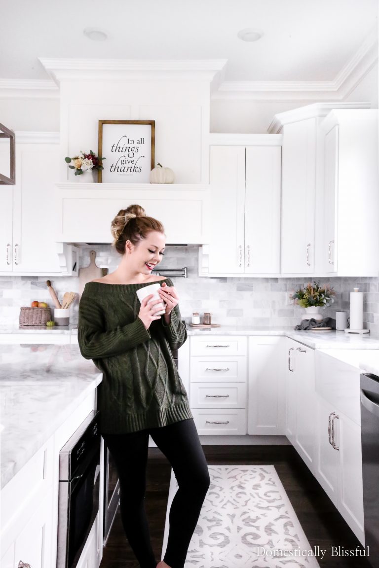 Fall fashion finds under $10 on Amazon to add to your fall outfit collection.