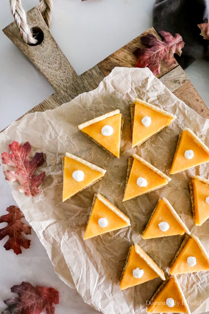 These Cracker Cheese Pies are super fun and easy to make, and they are the perfect appetizer for a Friendsgiving party or Thanksgiving dinner.
