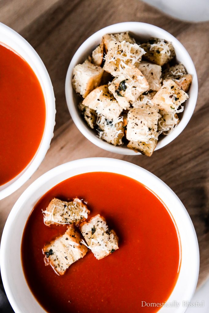 These&nbsp;Garlic Herb Parmesan Croutons are the perfect soup topper addition to your family soup night at home!&nbsp;