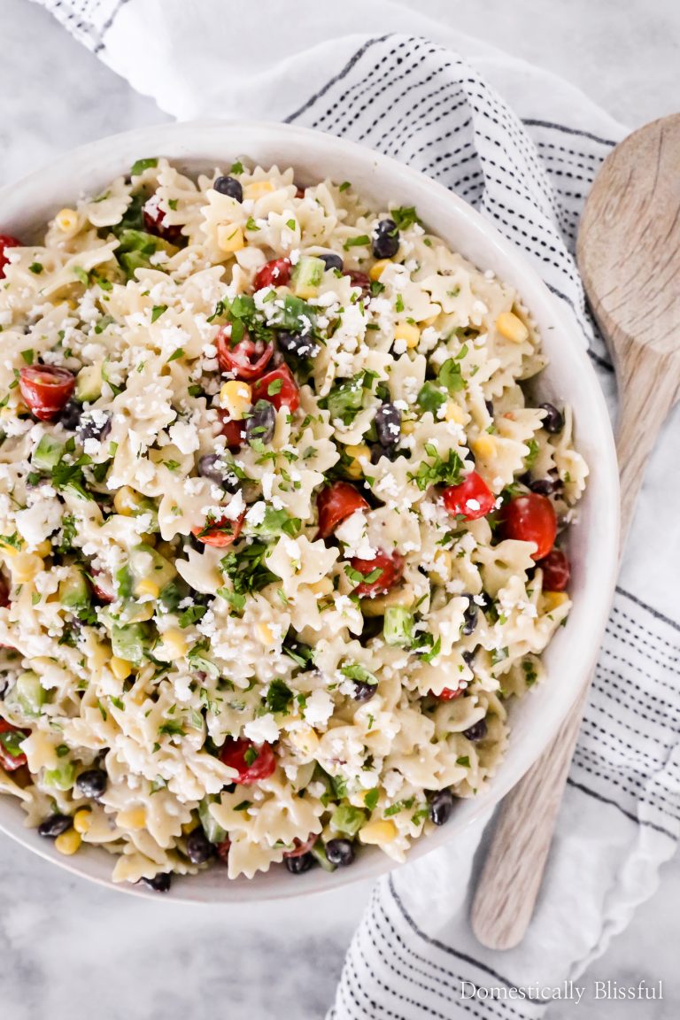 This Mexican Pasta Salad is a colorful vegetarian pasta recipe filled with fresh vegetables and topped with Panera Creamy Buttermilk Ranch+Dip at Publix.