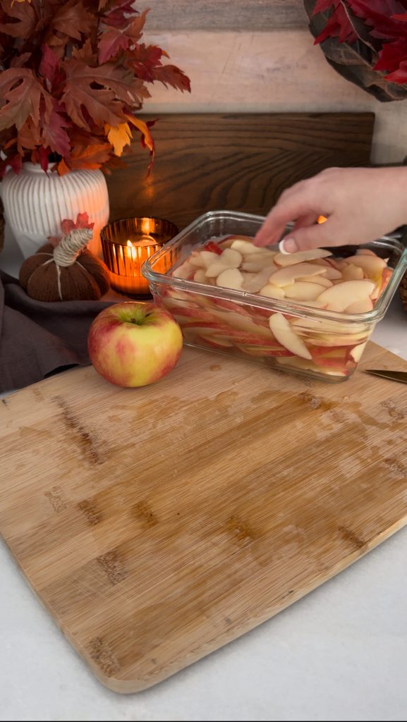 These Puff Pastry Apple Roses are a romantic and sweet fall treat that's perfect for Thanksgiving brunch or Friendsgiving dessert.