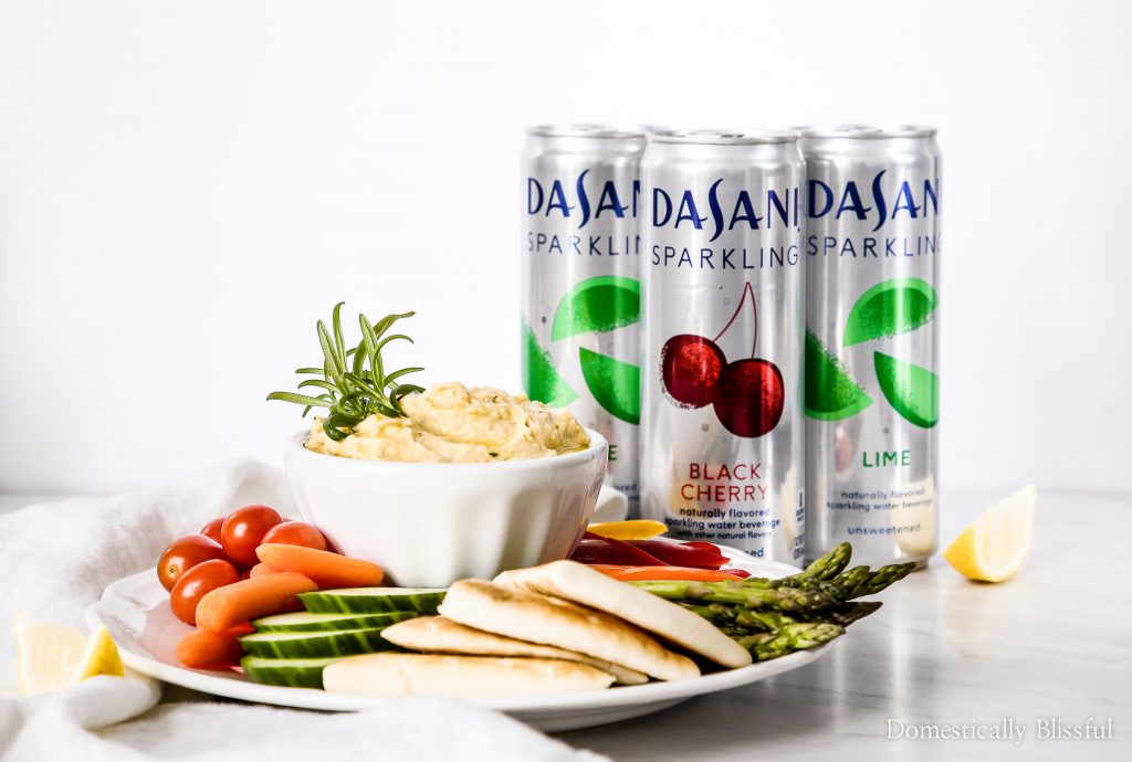 This Lemon Rosemary Hummus is bursting with fresh flavor & pairs perfectly with colorful vegetables & DASANI® Sparkling.