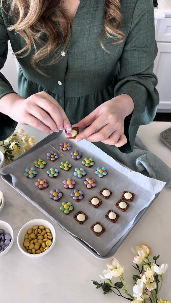 These Spring Flower Pretzel Bites are the perfect sweet-and-salty, bite-sized treat for spring, and they're quick and easy to make!