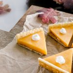 These Cracker Cheese Pies are super fun and easy to make, and they are the perfect appetizer for a Friendsgiving party or Thanksgiving dinner.