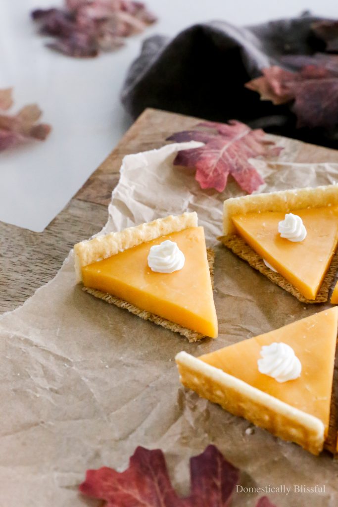 These Cracker Cheese Pies are super fun and easy to make, and they are the perfect appetizer for a Friendsgiving party or Thanksgiving dinner.