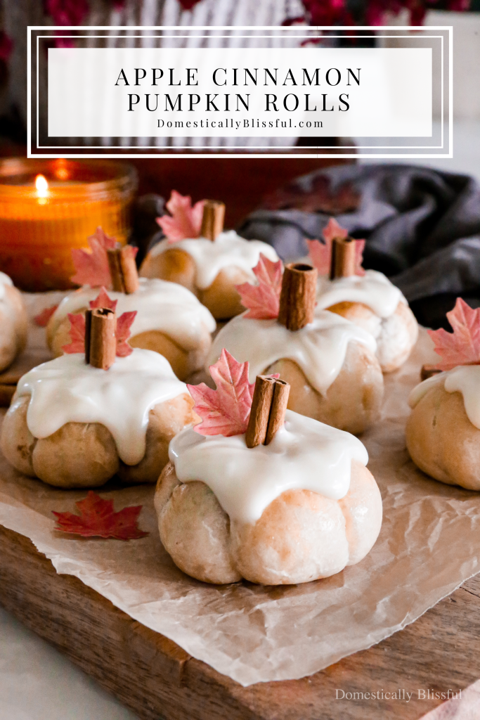 These Apple Cinnamon Pumpkin Rolls are shaped like a pumpkin and filled with sweet apple cinnamon goodness.