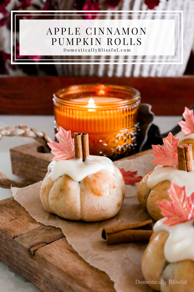These Apple Cinnamon Pumpkin Rolls are shaped like a pumpkin and filled with sweet apple cinnamon goodness.